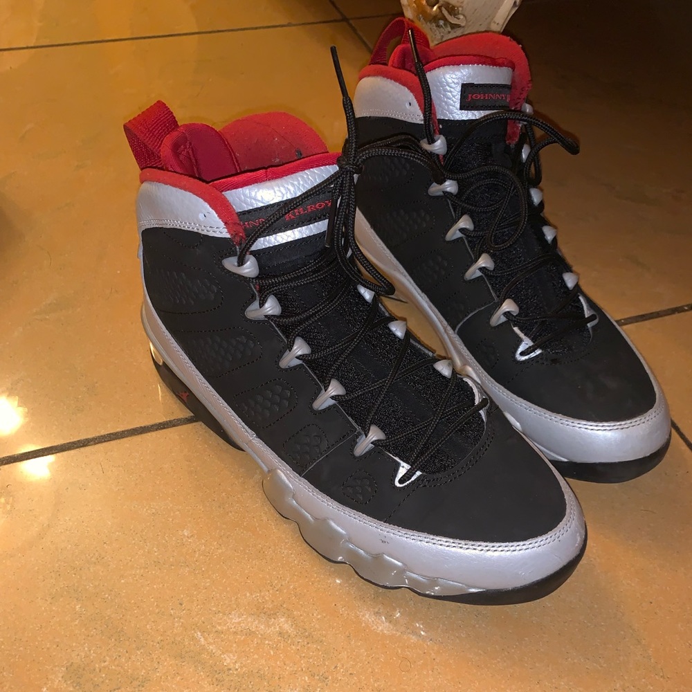 Size 8.5 in men . Kilroys ..Jordan Release.